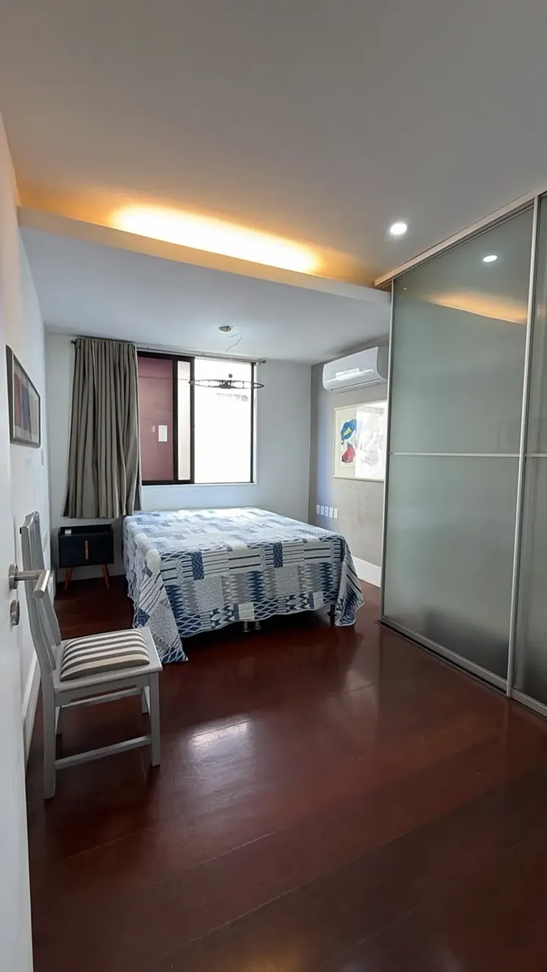 Furnished apartment with 4 bedrooms and open-plan kitchen — photo 40