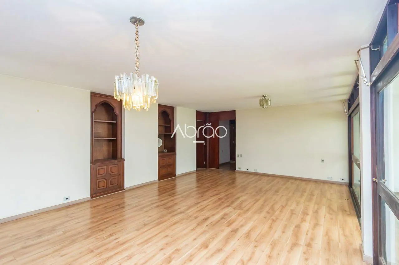 House with 4 bedrooms, 5 bathrooms and 319 m² — photo 4