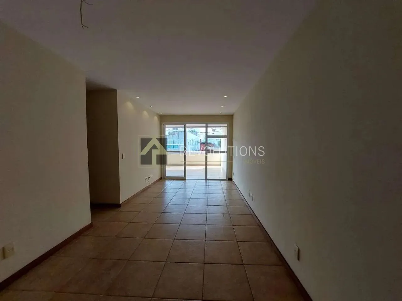 Apartamento com ar-condicionado, varanda e 3 banheiros — photo 5