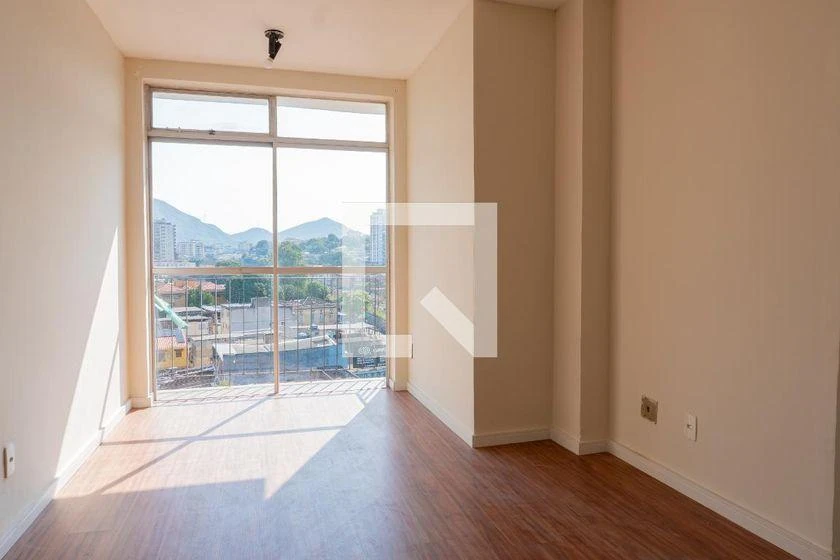 Apartment, 46 m², with wood or laminate floors — photo 5