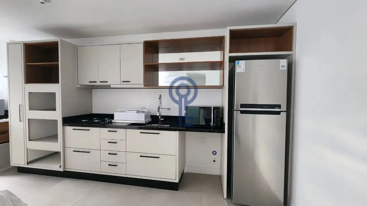 Apartamento mobiliado com cozinha aberta a gás e 2 dormitórios