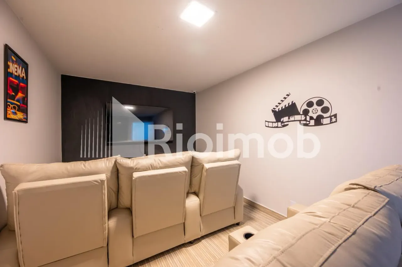 2-bedroom apartment with 1 suite and a balcony — photo 13