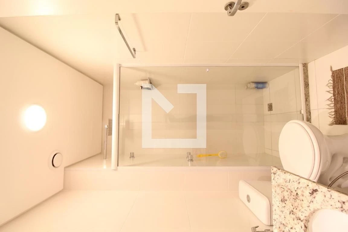 Собственный бассейн и 2 спальни: квартира 64 м² — photo 38