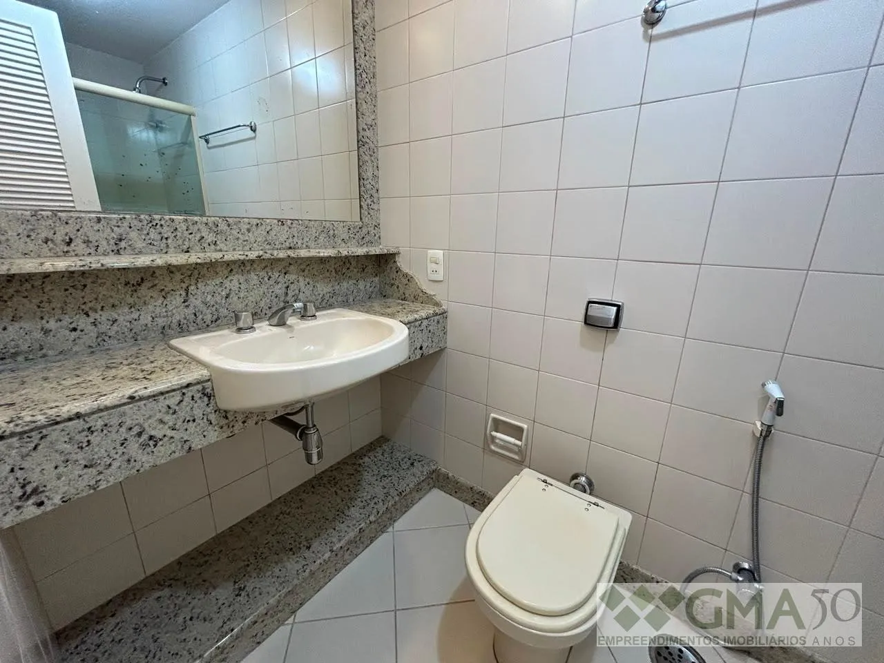 Unfurnished 2-bedroom apartment with 3 bathrooms — photo 16
