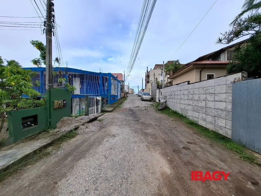 Casa de 4 dormitórios (1 suíte) com 182 m² e 2 vagas — photo 28