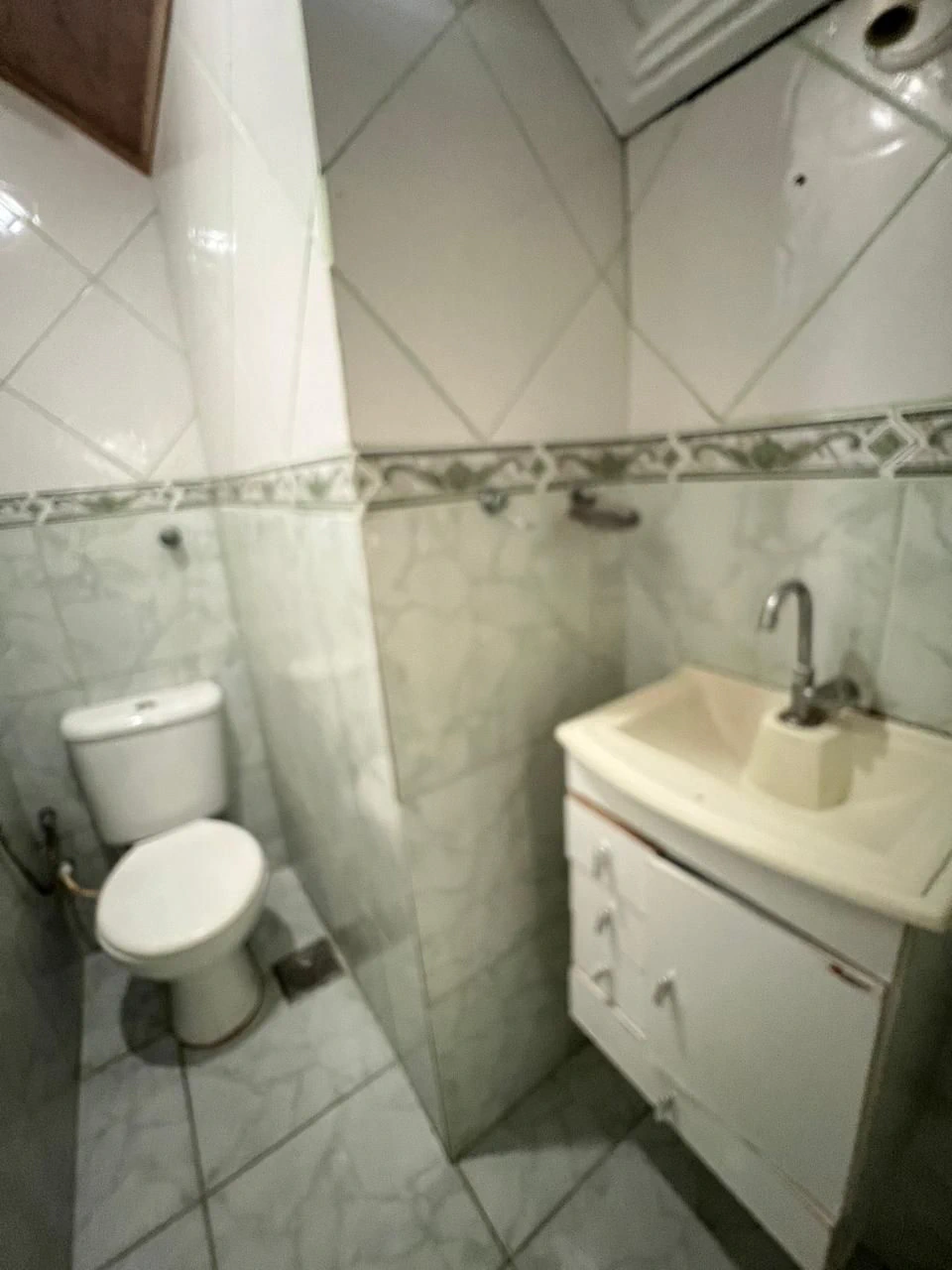 Rental house with 3 bedrooms, 2 suites, and balcony — photo 5