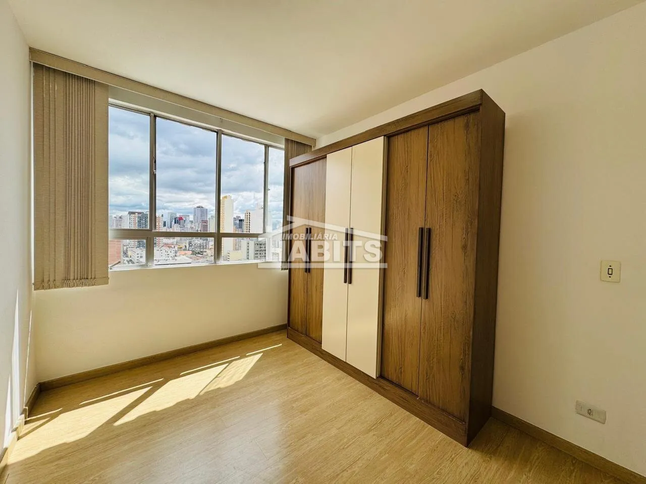 Wood or laminate floors in a one-bedroom apartment, 35 m² — photo 4