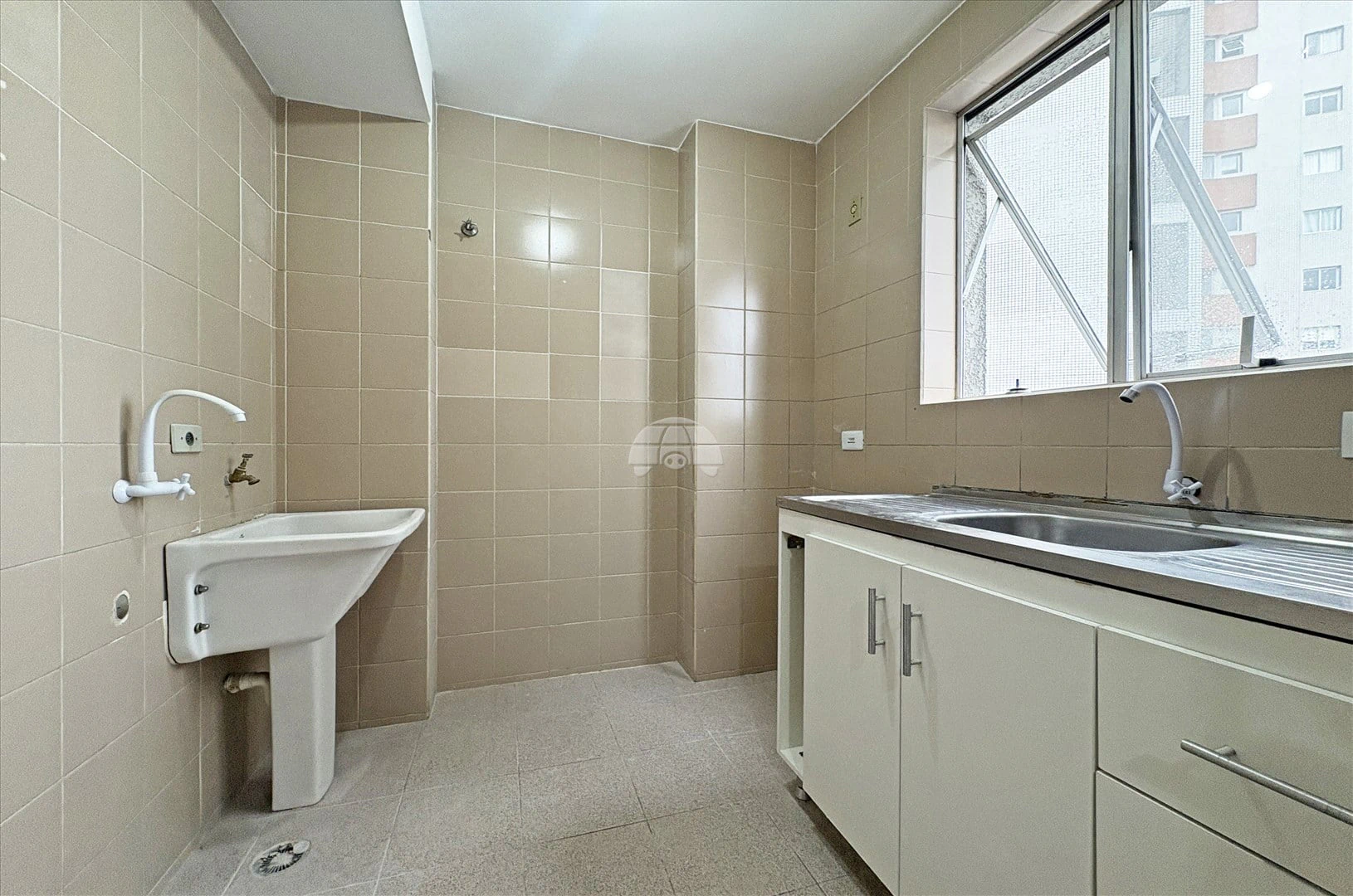 Apartamento de 1 quarto de 40 m² com fogão a gás