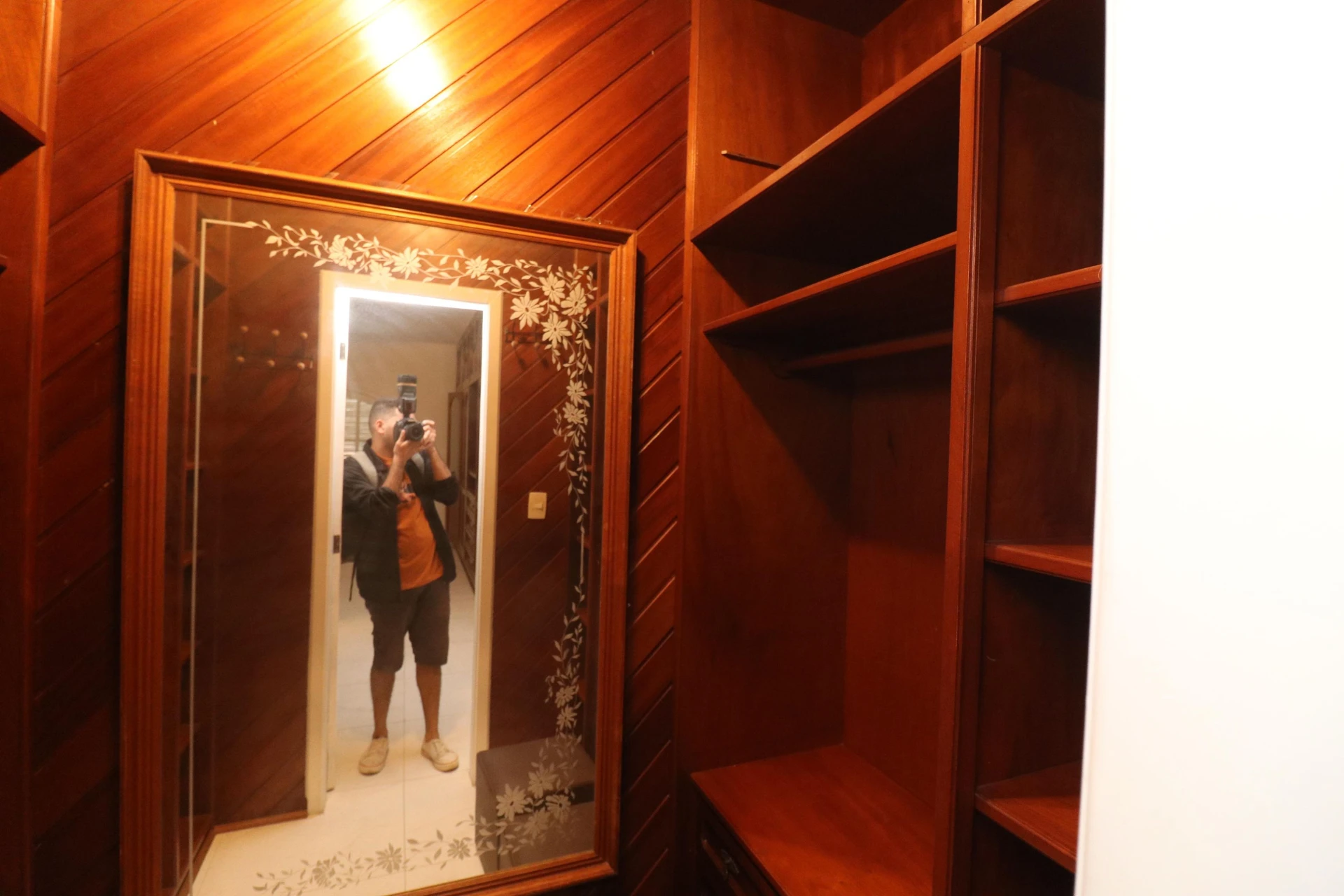 Vestidor y 5 dormitorios: casa de 420 m² — photo 37