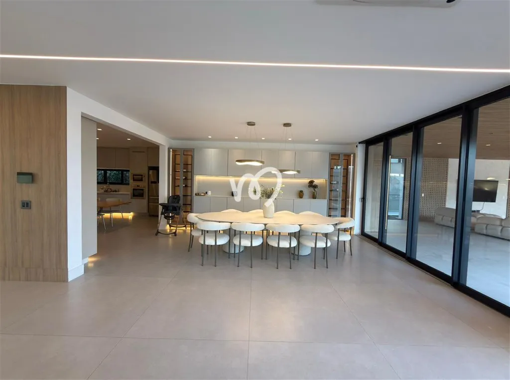 Duplex house with 5 bedrooms and 5 bathrooms — photo 21