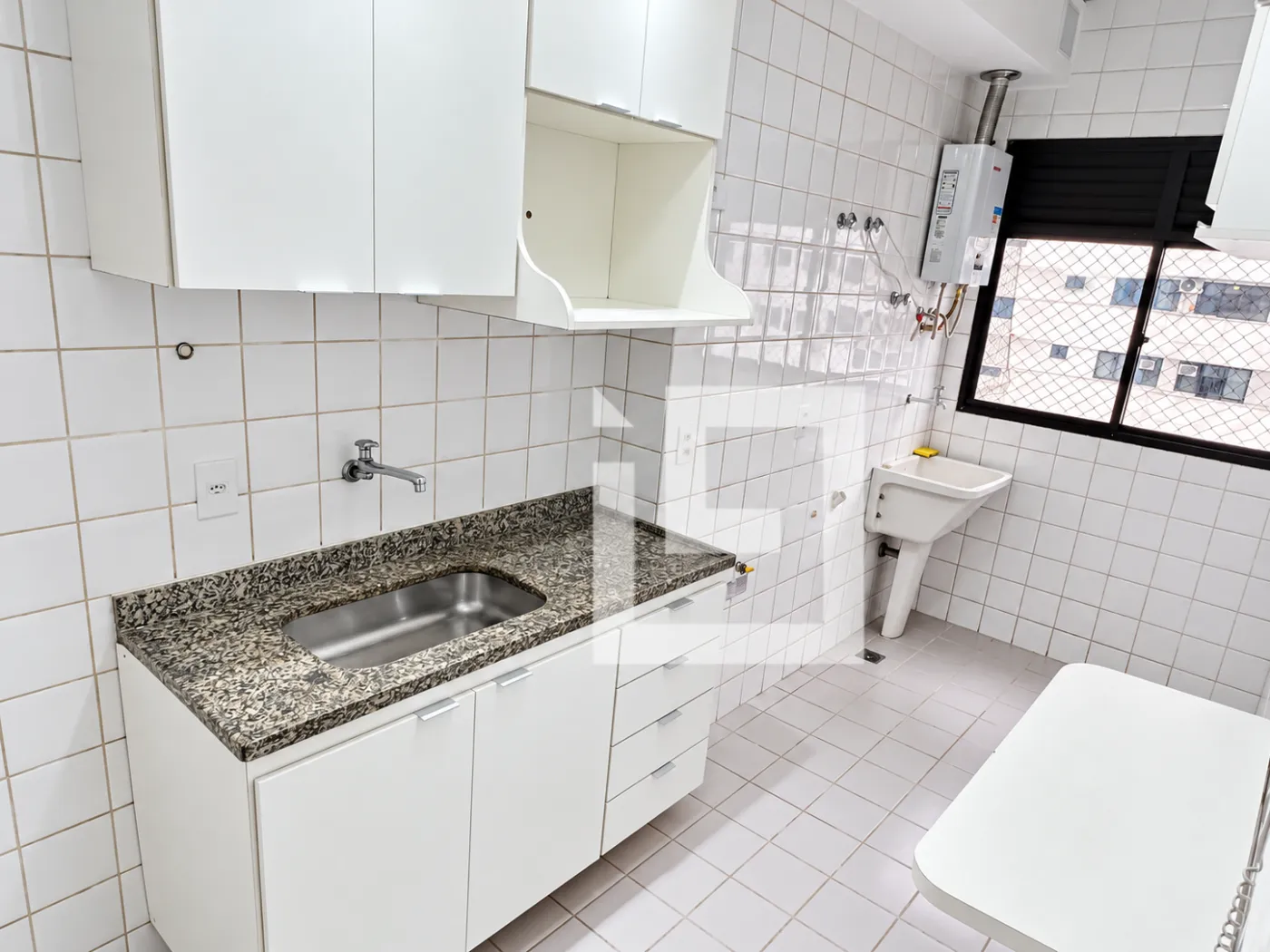 72 m² apartment with a home office and a washing machine — photo 2