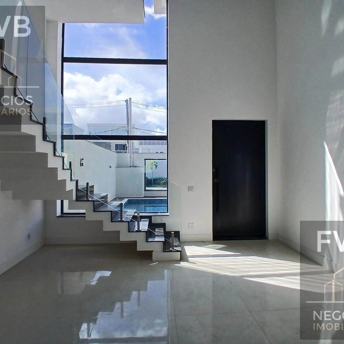 House, 464 m², with floor-to-ceiling windows — photo 11