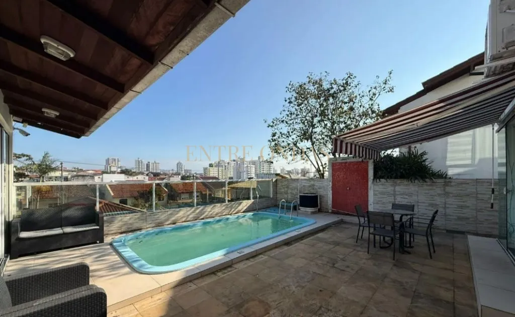 400 m² house with a private pool and a dishwasher — photo 51