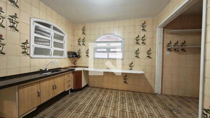 Сад и 4 спальни: дом 250 м² — photo 3