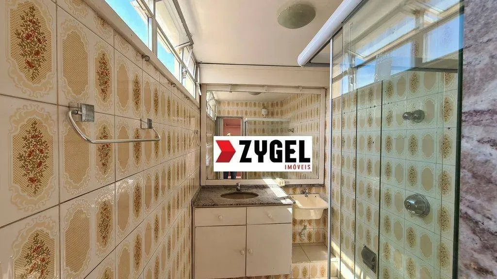 Apartamento de 1 quarto com piso de madeira ou laminado — photo 6