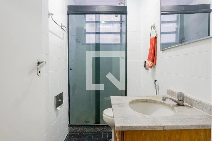 3-bedroom apartment in a building with a pool — photo 14