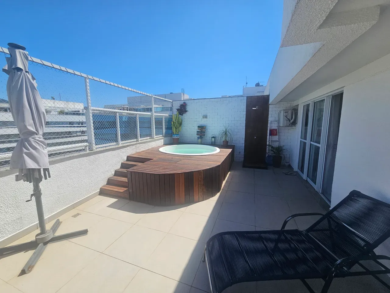 Apartamento com 5 quartos e 5 banheiros em 215 m² — photo 4