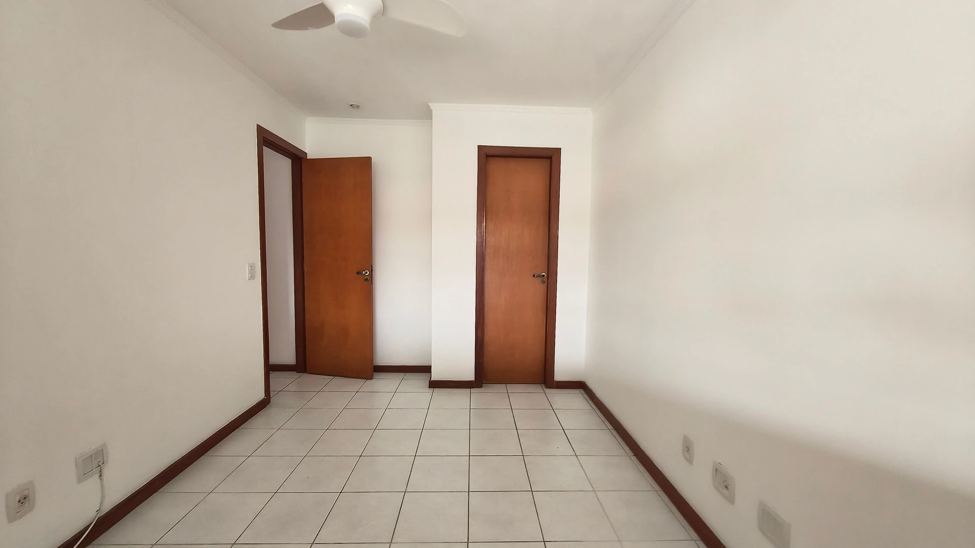 3-bedroom apartment in a building with a pool — photo 35