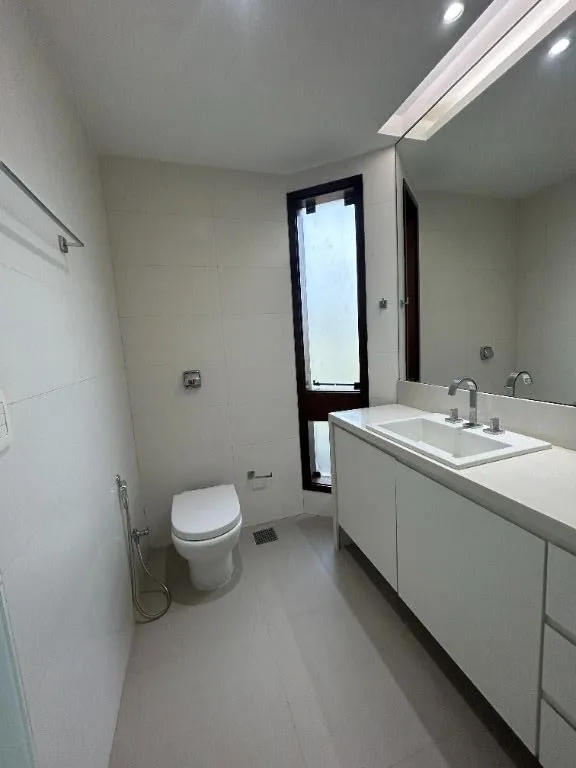 House with 5 en-suite bedrooms and an open gas kitchen — photo 25