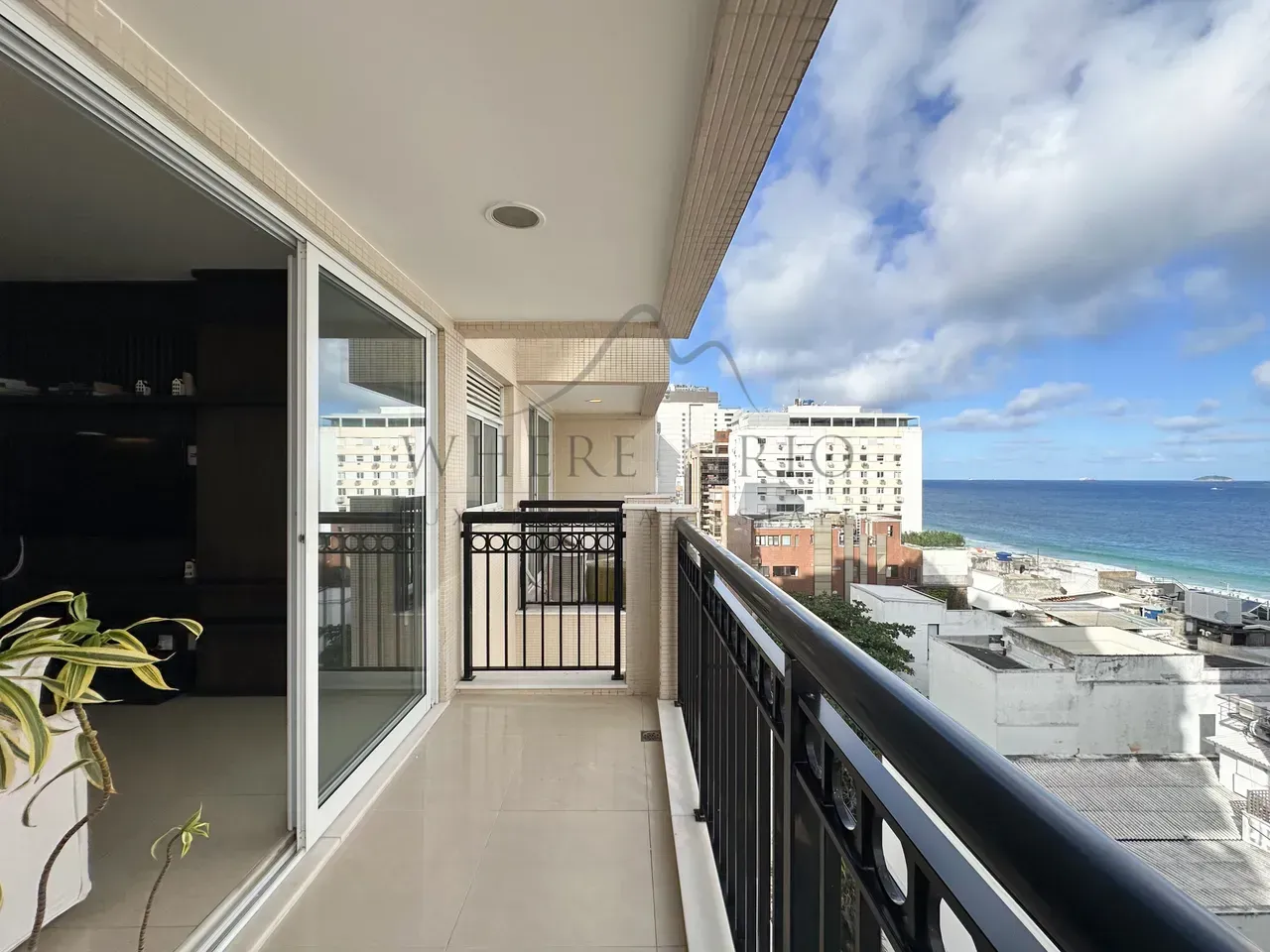Furnished apartment with 2 bedrooms and water view — photo 6