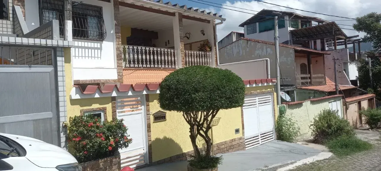 3-bedroom house with a separate kitchen and gas stove — photo 4