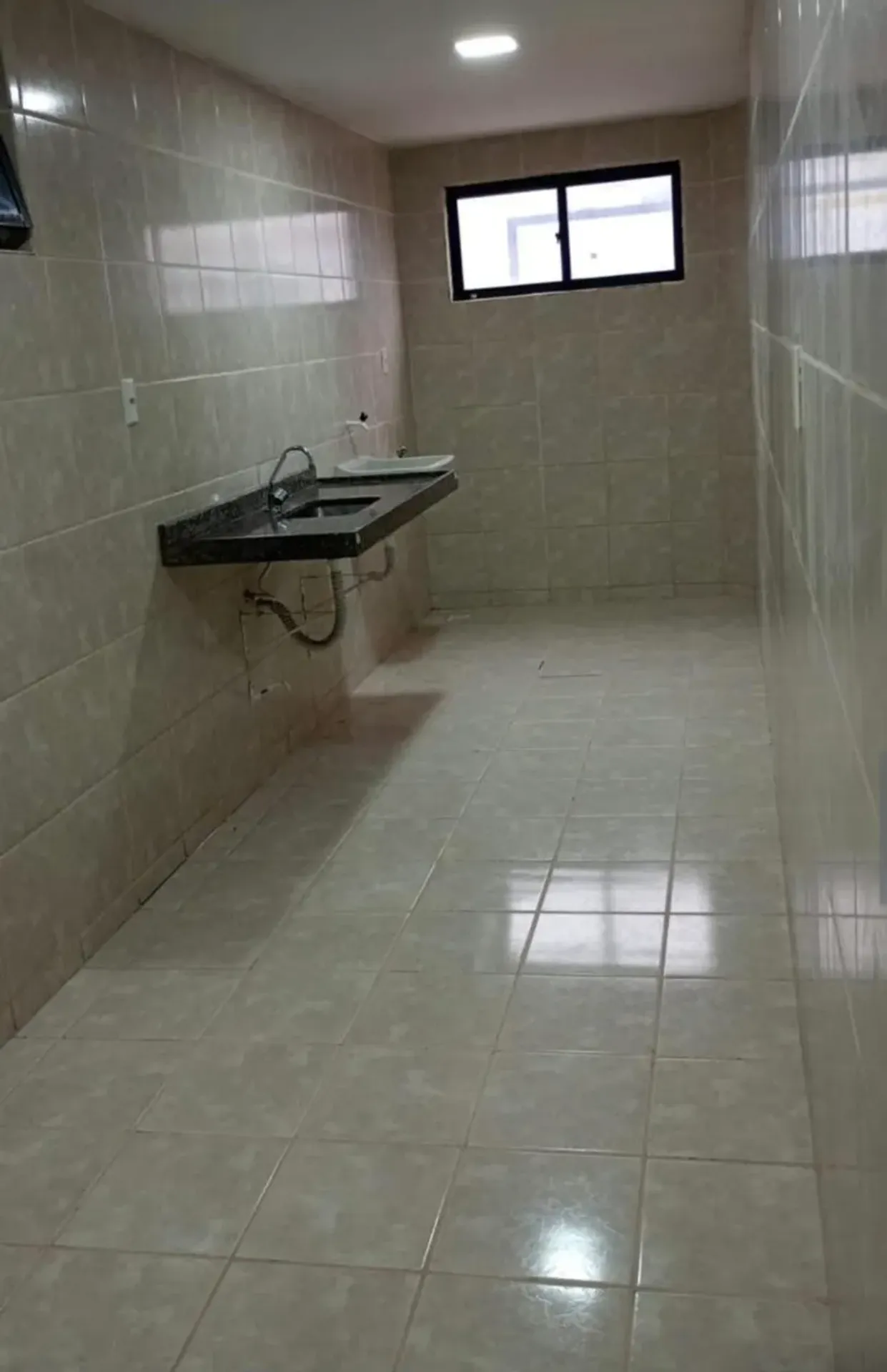 3-bedroom apartment with 1 en-suite and 2 bathrooms — photo 4
