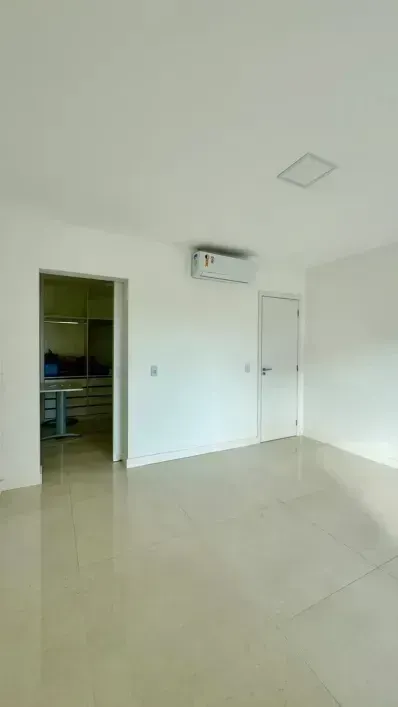 Casa com 5 suítes e piscina externa no condomínio — photo 30