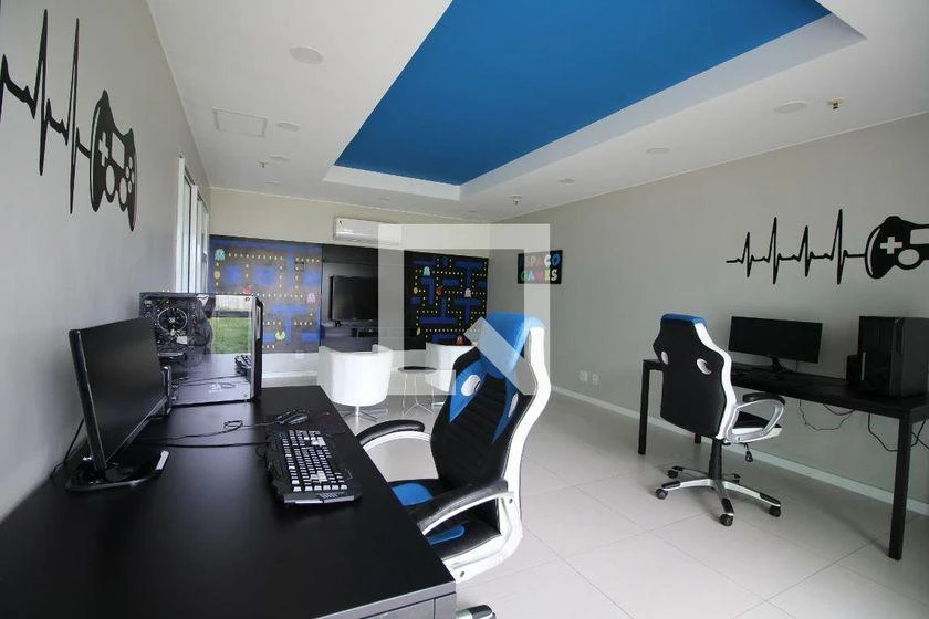 2-bedroom apartment with a home office — photo 45
