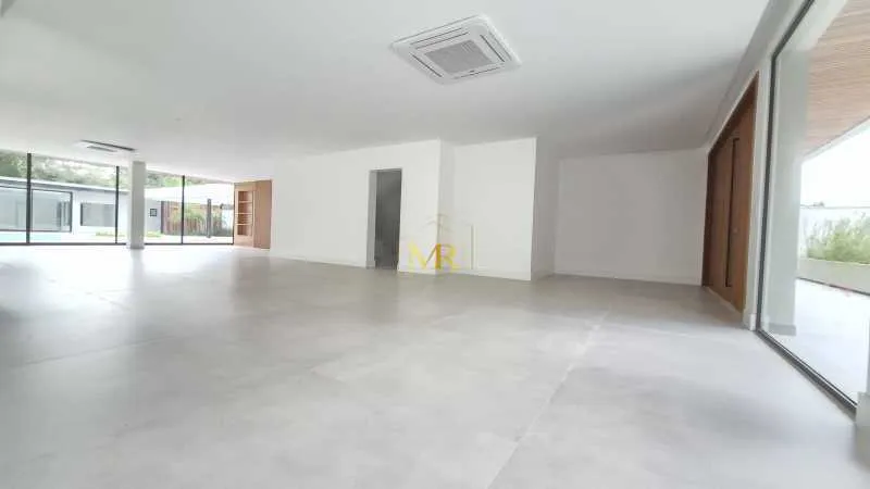 Casa com 5 quartos e cozinha em conceito aberto — photo 20