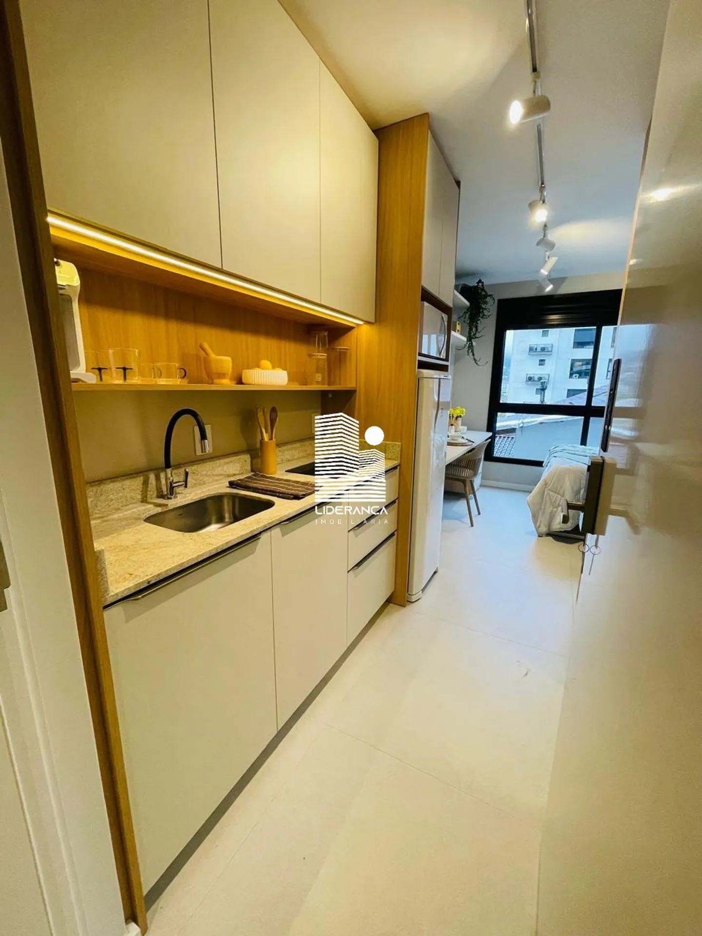 Floor-to-ceiling windows in a one-bedroom apartment, 17 m² — photo 11
