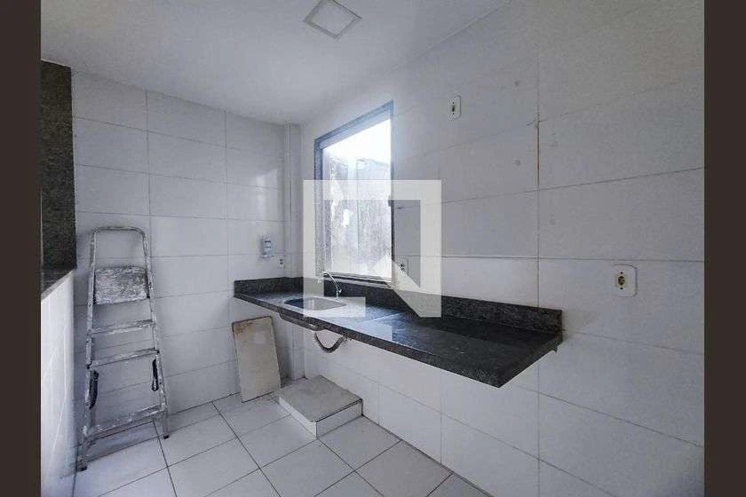 Apartamento de 1 dormitorio con balcón y cocina abierta — photo 19