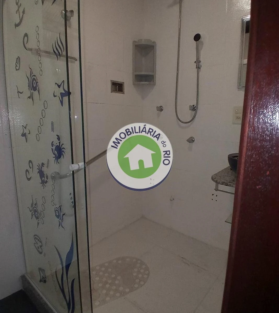 3-bedroom, 2-bath apartment with no parking space — photo 10
