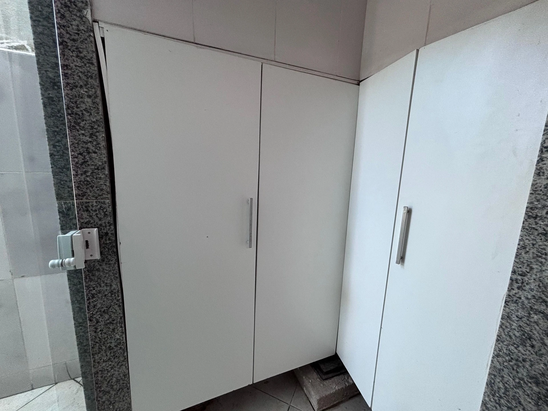 Condo house with 6 bedrooms and a balcony grill — photo 11