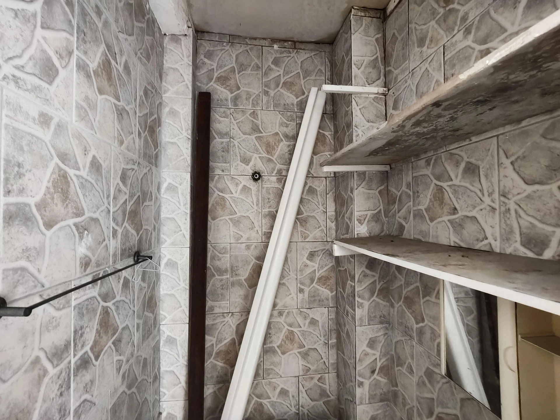 2-bedroom apartment with 2 bathrooms and mountain views — photo 18