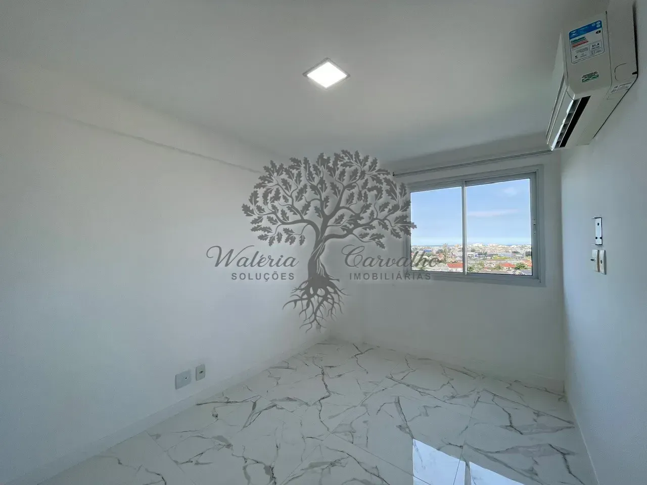 Penthouse with open-plan kitchen and 4 bedrooms — photo 11