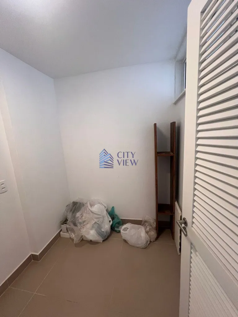 4-bedroom apartment with 5 bathrooms and a balcony — photo 29