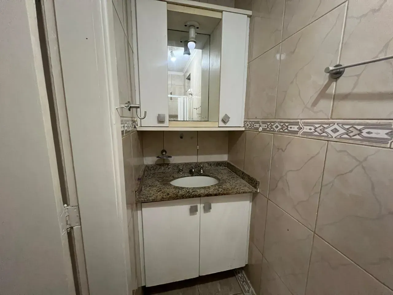 Apartamento sem mobília com 3 quartos e fogão a gás — photo 18