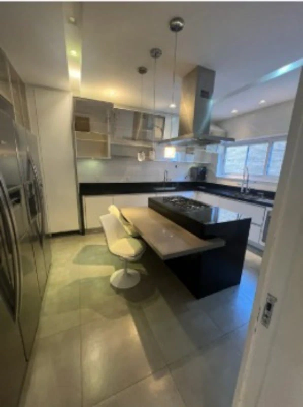 Furnished house with 6 en-suite bedrooms and 1,000 m² — photo 3