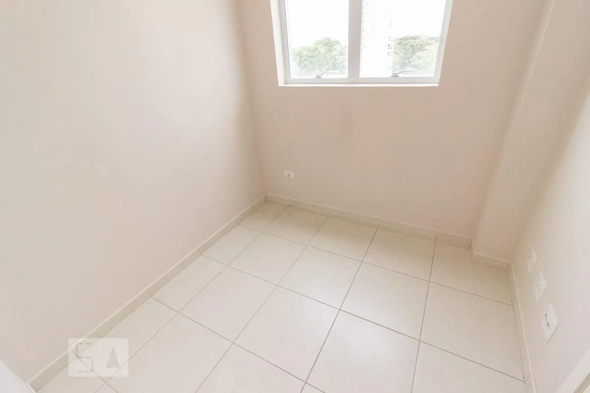 Bathtub in a 4-bedroom apartment, 255 m² — photo 51