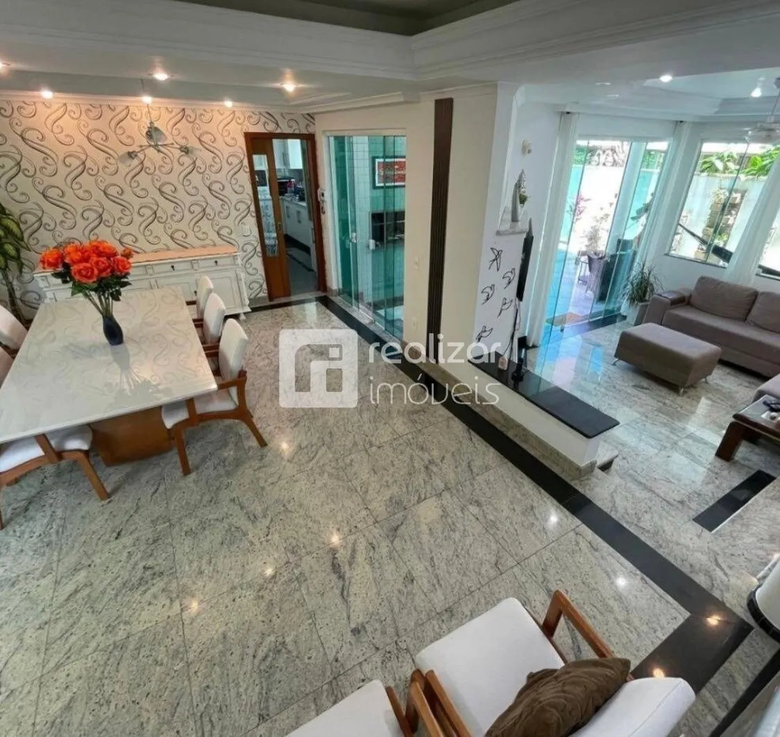 House with 6 bedrooms and 450 m² plus 3 parking spaces — photo 3