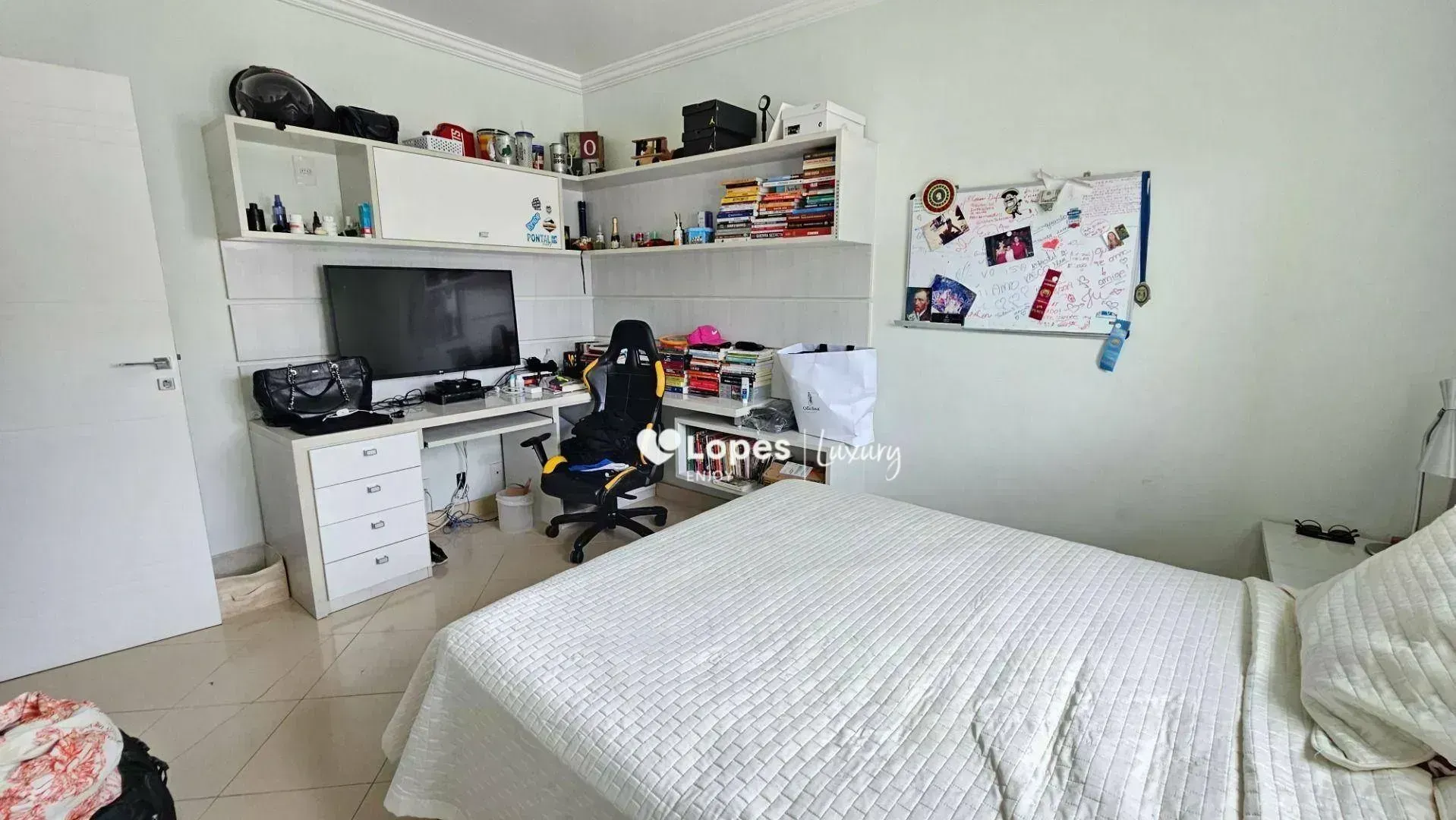 Furnished house with 6 en-suite suites and a private pool — photo 68
