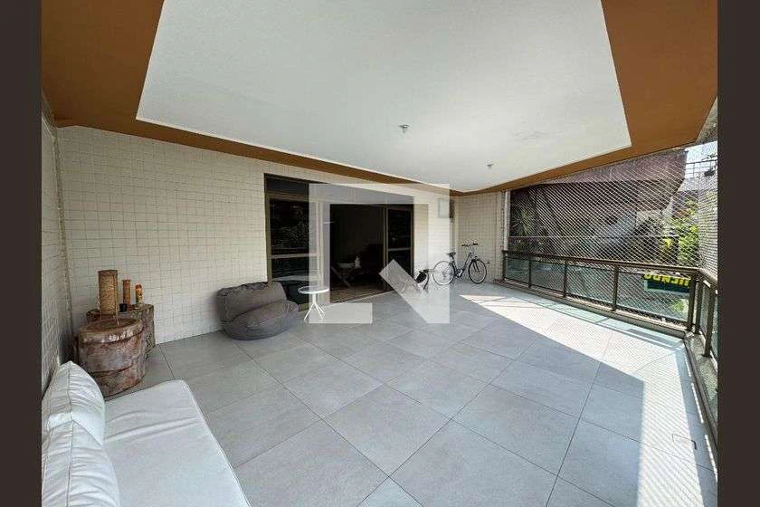4-bedroom apartment with a balcony and 180 m² — photo 5