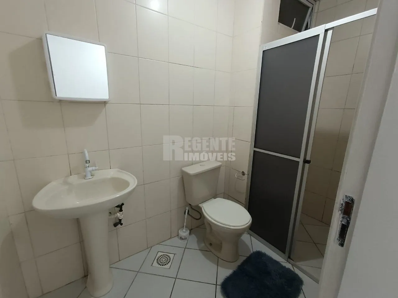Furnished 30 m² studio with 1 parking space and 1 bath — photo 11