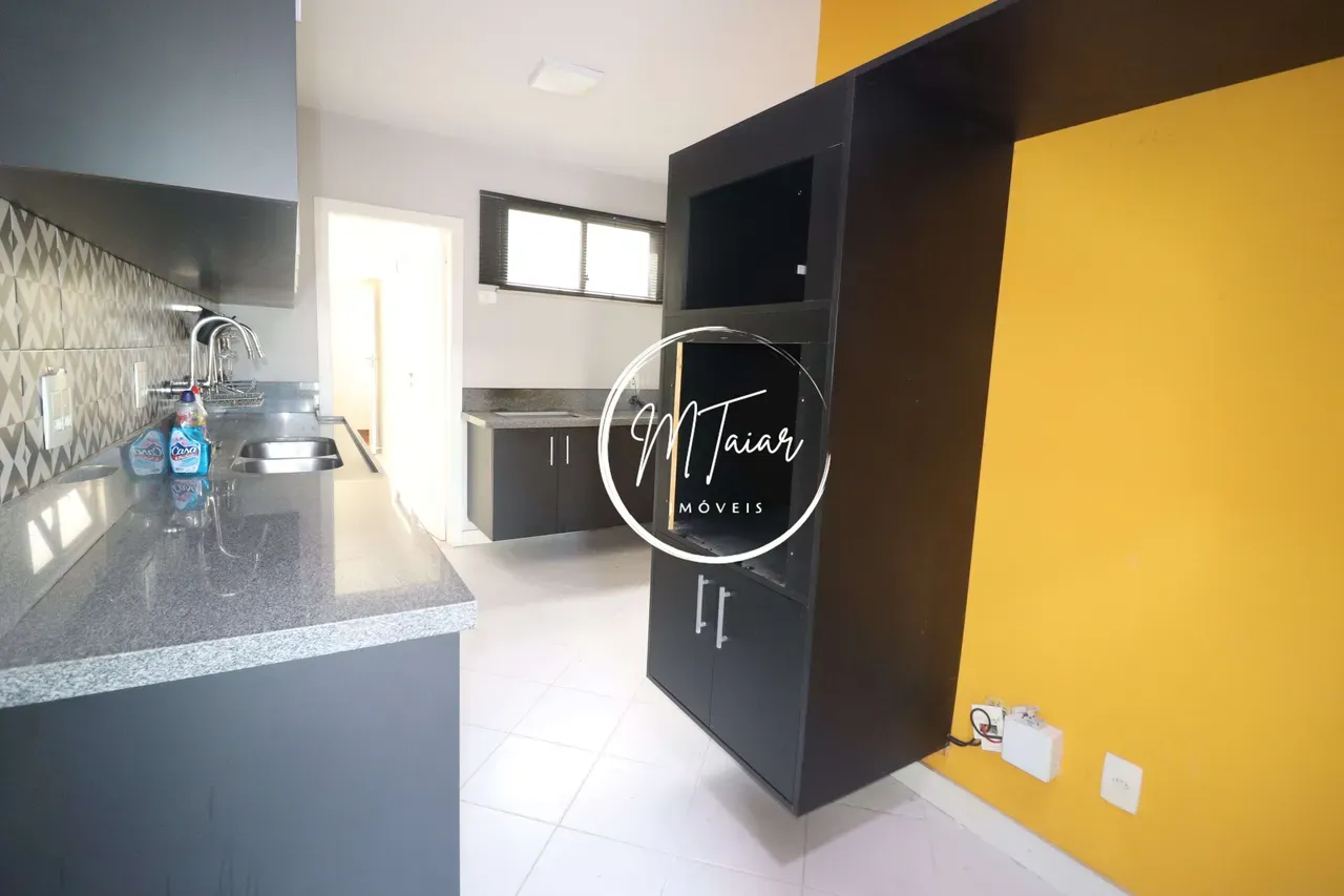 323 m² apartment with 4 bedrooms and 5 bathrooms — photo 32