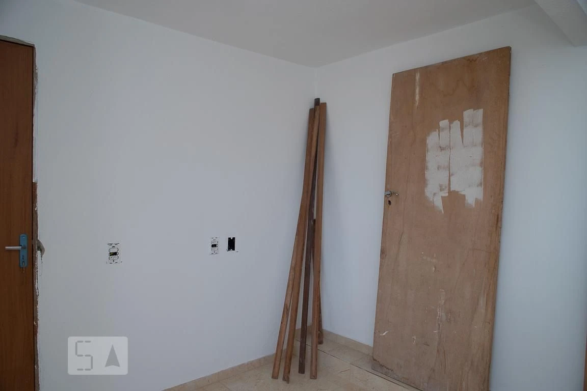 Unfurnished apartment with 2 bedrooms and a balcony — photo 41