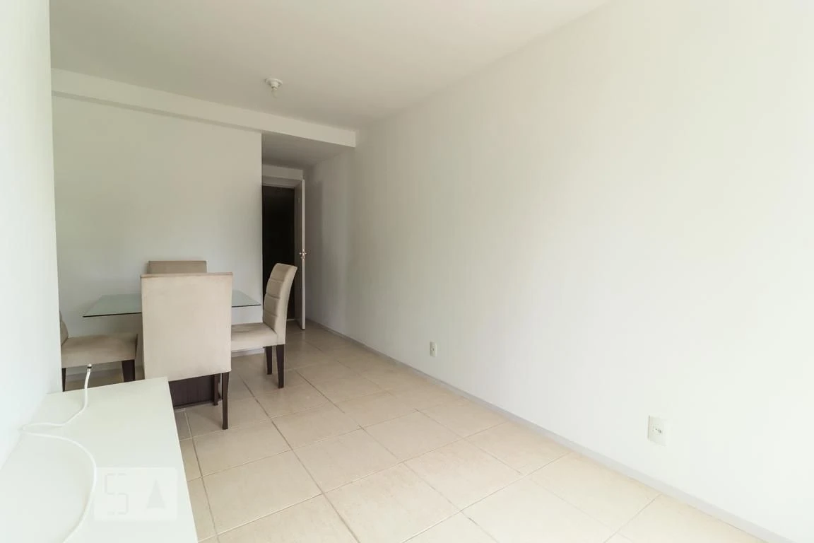 Unfurnished 3-bedroom apartment with balcony — photo 46