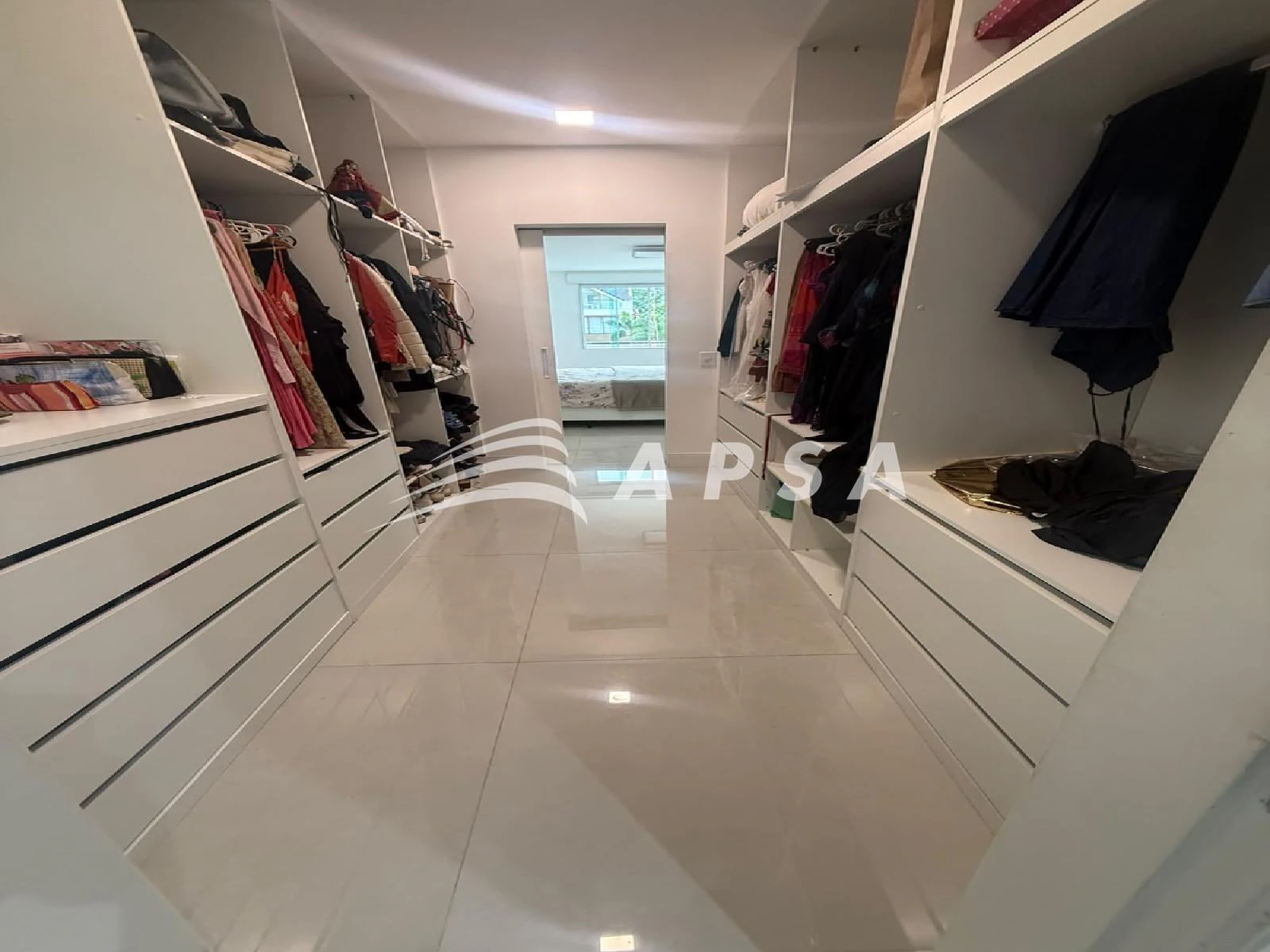 Furnished house, 340 m², with a walk-in closet — photo 10