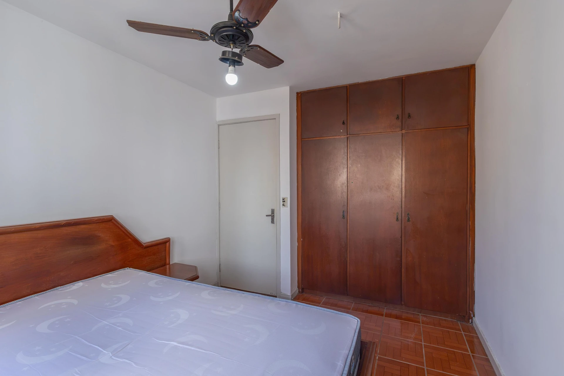 2-bedroom apartment with a washing machine in Curitiba — photo 29