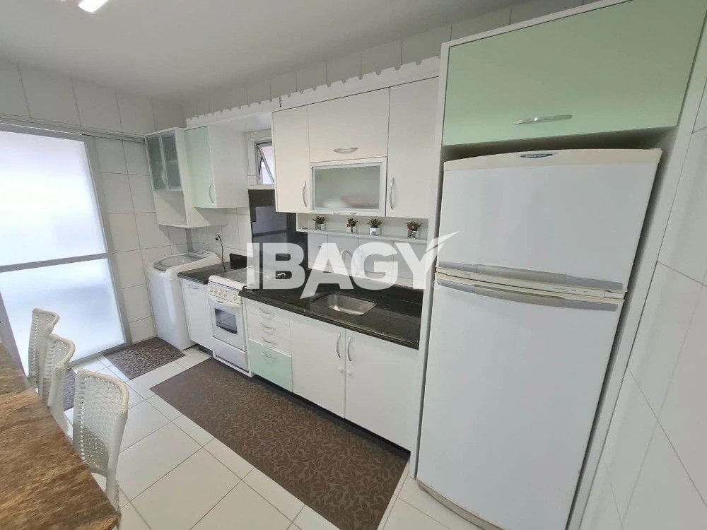 One-bedroom apartment with a water view — photo 6