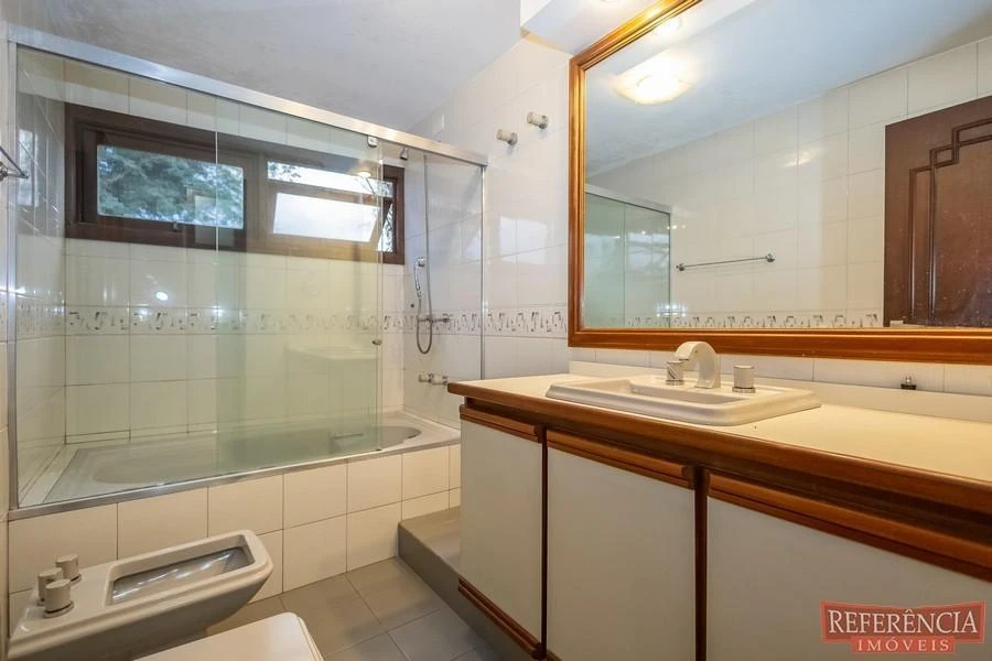 House, 550 m², with a walk-in closet — photo 42